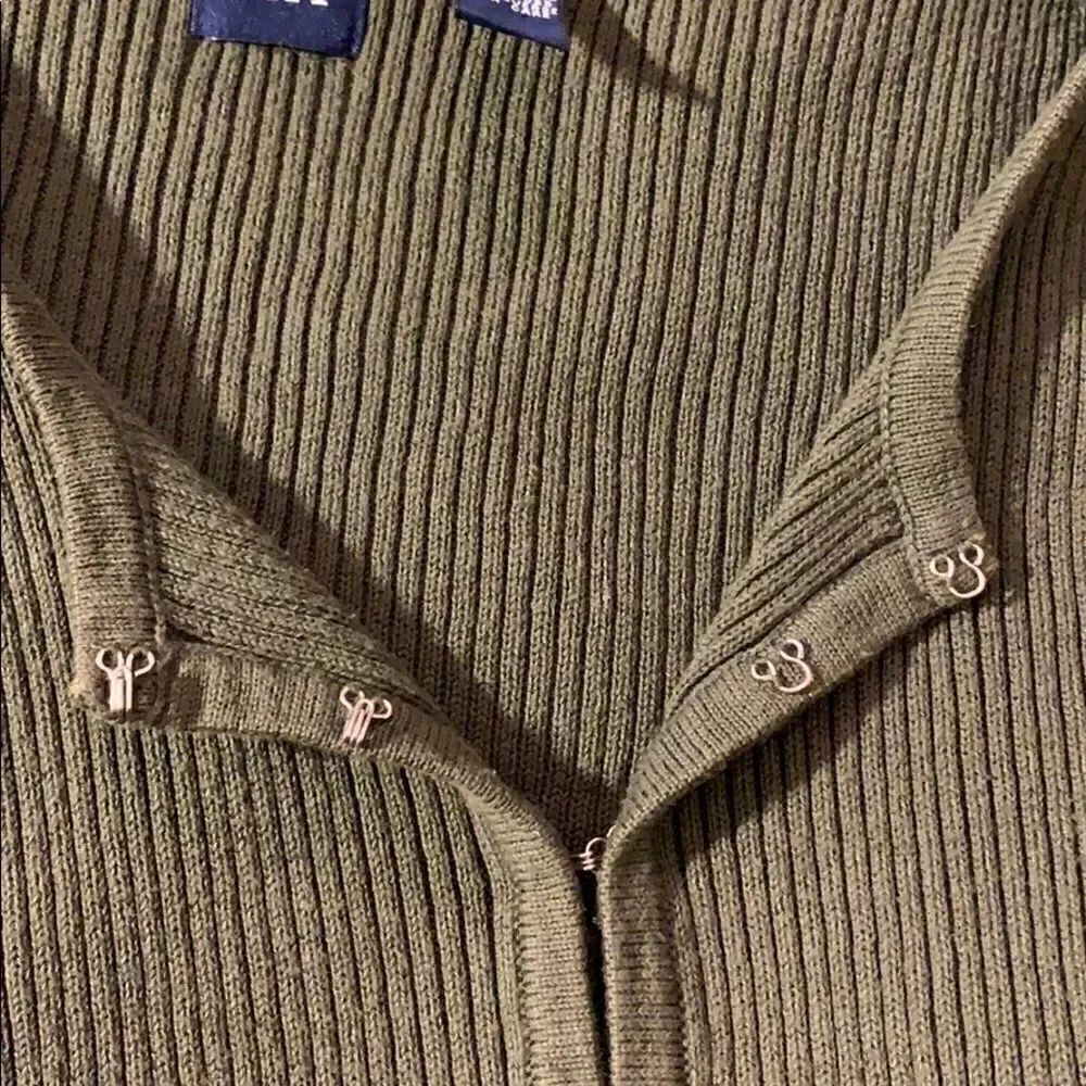 🌼🌼GAP green top🌼🌼   - Picture 6 of 6